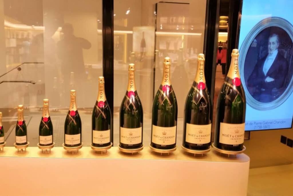 Suite Premium Le Figaro 2 Épernay Exteriör bild