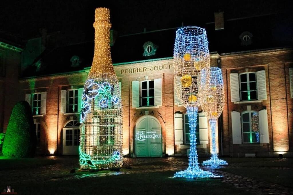 Suite Premium Le Figaro 2 Épernay Exteriör bild