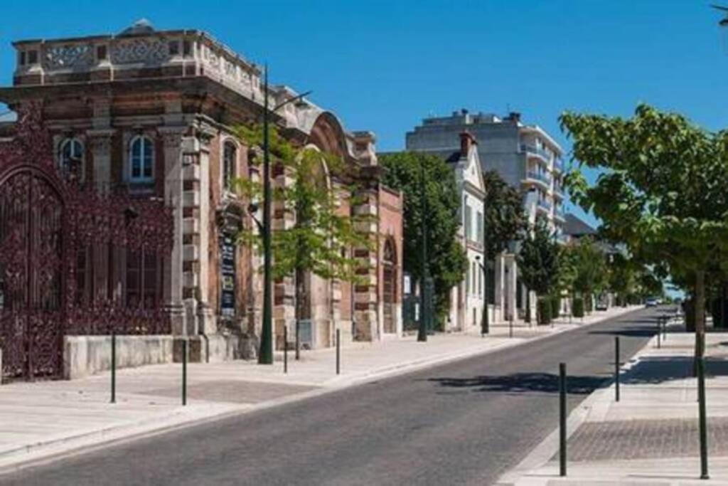Suite Premium Le Figaro 2 Épernay Exteriör bild