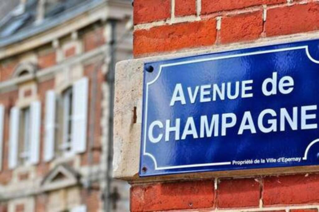 Suite Premium Le Figaro 2 Épernay Exteriör bild